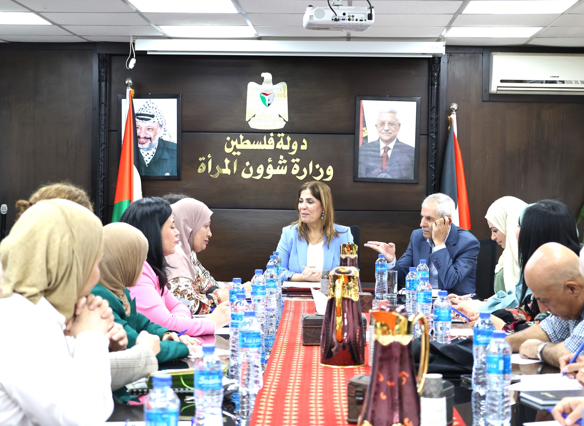 Al-Khalili in a meeting with gender units: Palestinian women's issues deserve us to redouble efforts and strengthen coordination and cooperationالخليلي في لقائها مع وحدات النوع الاجتماعي: قضايا المرأة الفلسطينية تستحق منا مضاعفة الجهود وتعزيز التنس