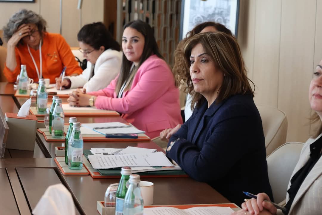 الخليلي لدى مشاركتها في فعاليات اجتماع حول منجزات منهاج عمل بيجين +30 بمسقط: المرأة الفلسطينية تتحمل أعباء اقتصادية وعنف متعدد الأبعاد مع استمرار العدوان الإسرائيلي وجرائمه.