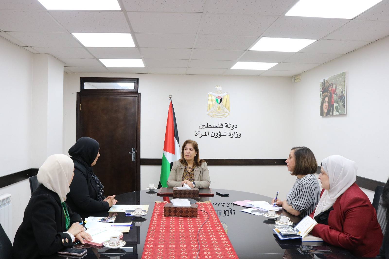 الخليلي: تعزيز المواطنة وتمكين المرأة أولوية في مواجهة تداعيات العدوان 