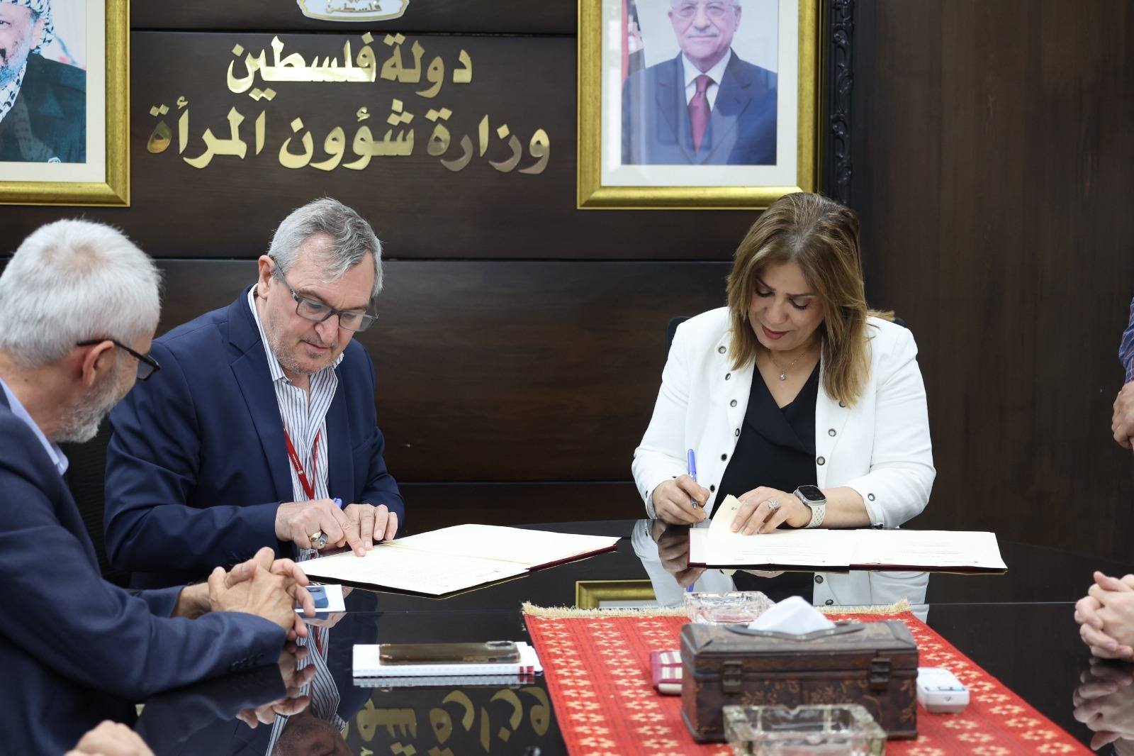 وزارة شؤون المرأة ومنظمة إنقاذ الطفل الدولية تطلقان شراكة لتطوير بيئة رقمية صديقة للأطفال وتعزيز الوعي بحقوق الفتيات