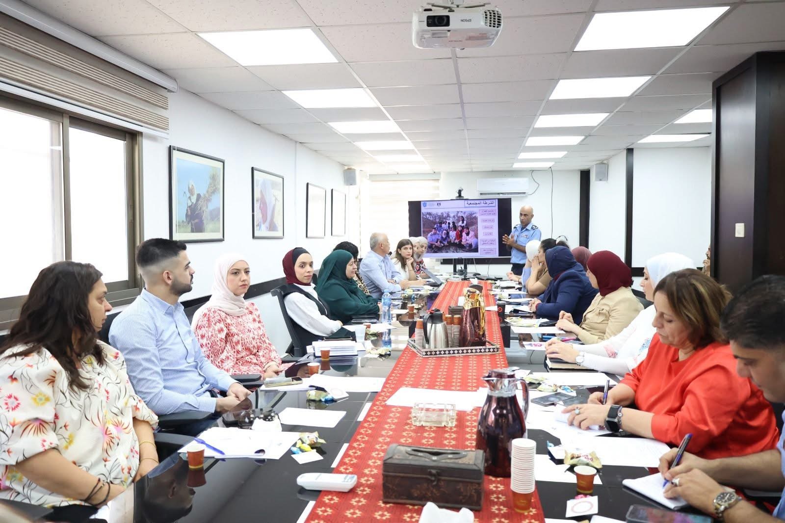 نظمت وزارة شؤون المرأة، من خلال الإدارة العامة للتثقيف المجتمعي،  لقاءً توعوياً بالشراكة مع الشرطة المجتمعية