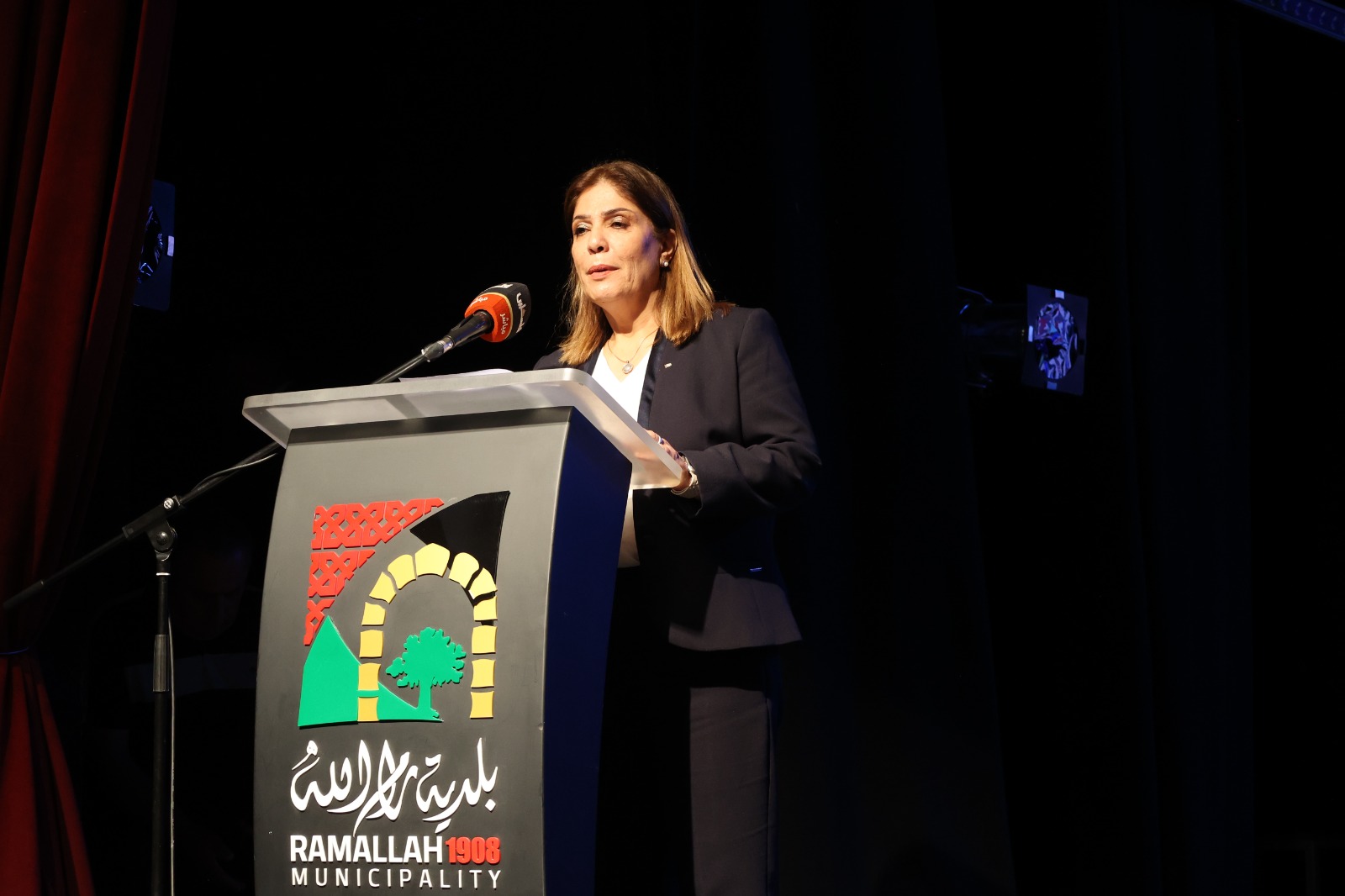 وزيرة شؤون المرأة خلال مشاركتها في مؤتمر طاقم شؤون المرأة حول الشباب والسلام والأمن