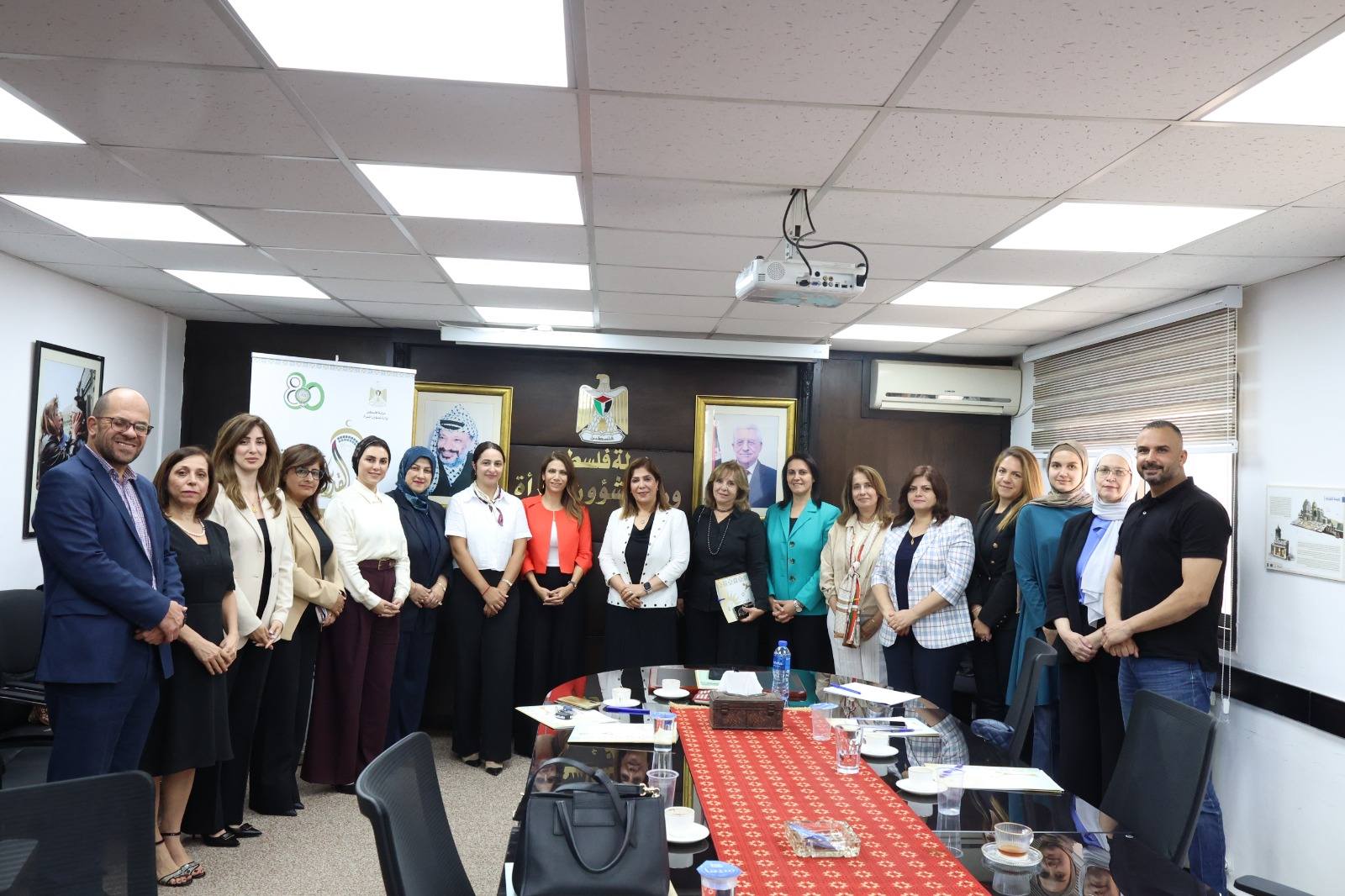 وزارة شؤون المرأة وشبكة سيدات الأعمال والمهنيات تبحثان آليات تعزيز الشمول المالي وتمكين المرأة الفلسطينية