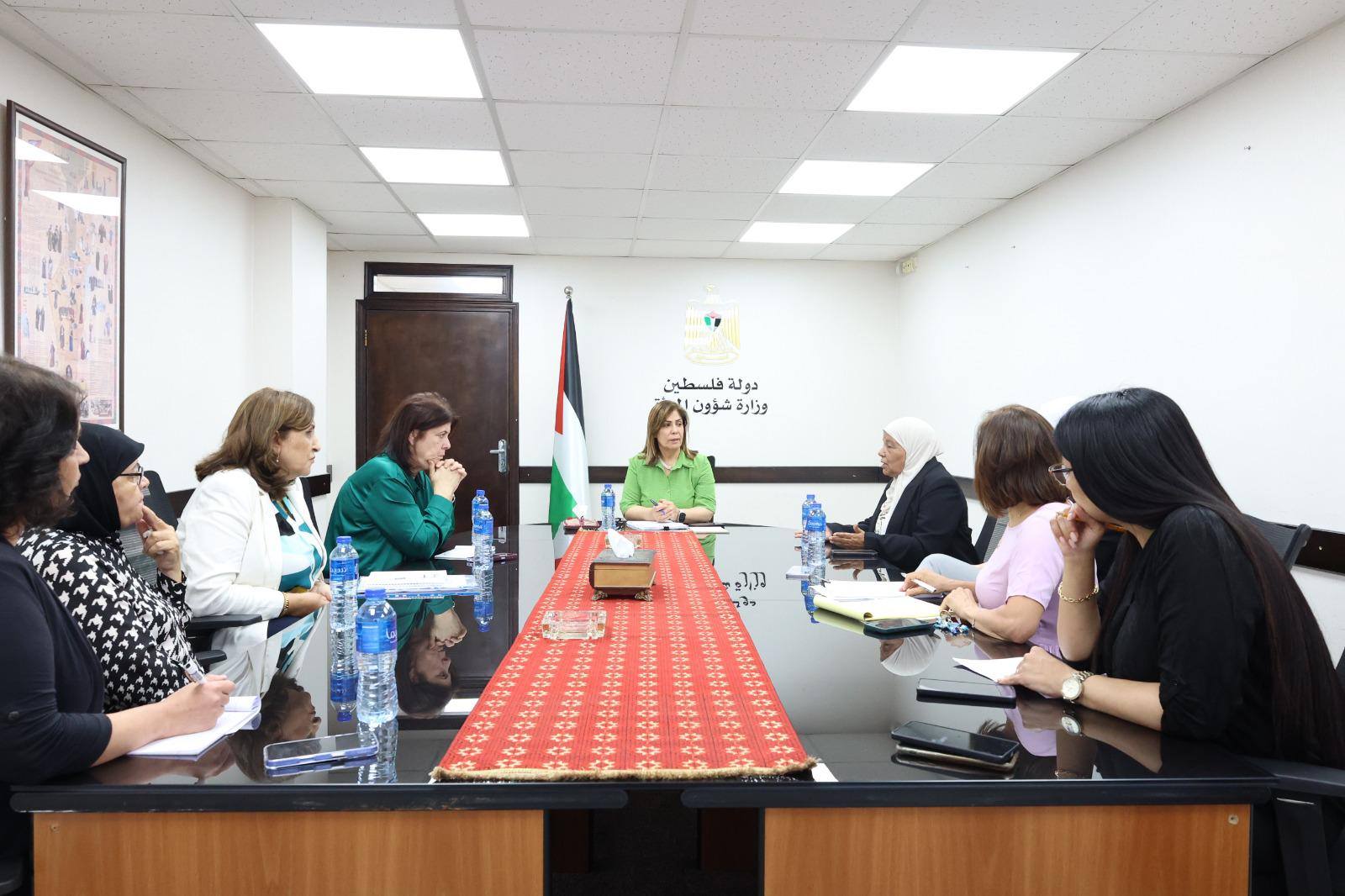 وزارة شؤون المرأة وجمعية النجدة الاجتماعية تناقشان دراسة "اصوات منسية في زمن الابادة"