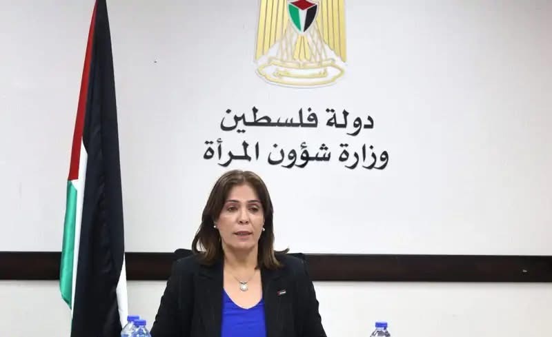 الخليلي: الأولويات الوطنية لدعم النساء والفتيات تشكل محور العمل الحكومي في مرحلة ما بعد العدوان