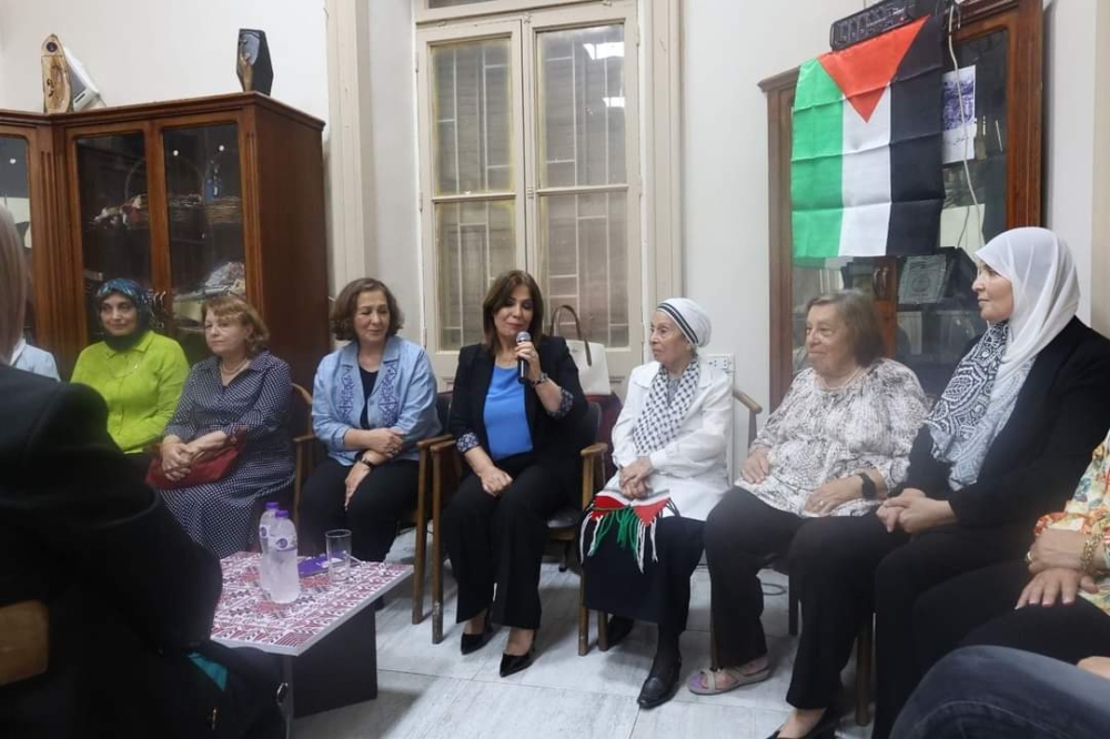 الخليلي تلتقي النساء الفلسطينيات المهجرات قسراً  إلى جمهورية مصر العربية