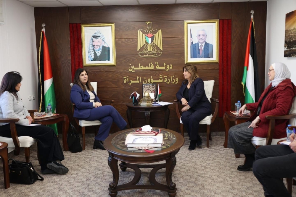 ?الخليلي وشاهين تبحثان تعزيز تنفيذ أجندة المرأة والأمن والسلام 1325 ودور الشبكات النسوية في دعم مشاركة النساء