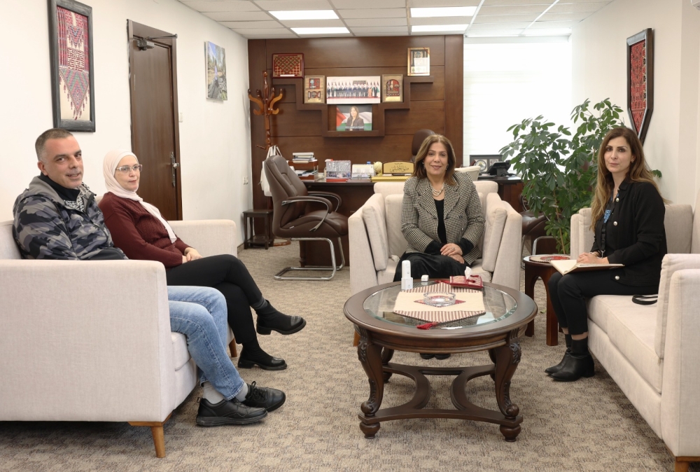 وزيرة شؤون المرأة تبحث سبل التعاون مع برنامج 