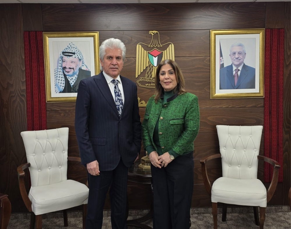  التقت وزيرة شؤون المرأة أ. منى الخليلي، اليوم، أ. باسم الخالدي المستشار السياسي للمنسق الخاص للأمم المتحدة،   Photo *  Selected 1  	 Active Publish Date  Summary * Insert Dummy Data  Content  Paragraph      aljazeera-arabic 18pt      p  ›  span 1<