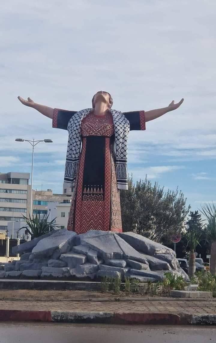 تنصيب تمثال للمرأة الفلسطينية 